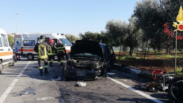 Calabria, grave incidente stradale: perde la vita un padre