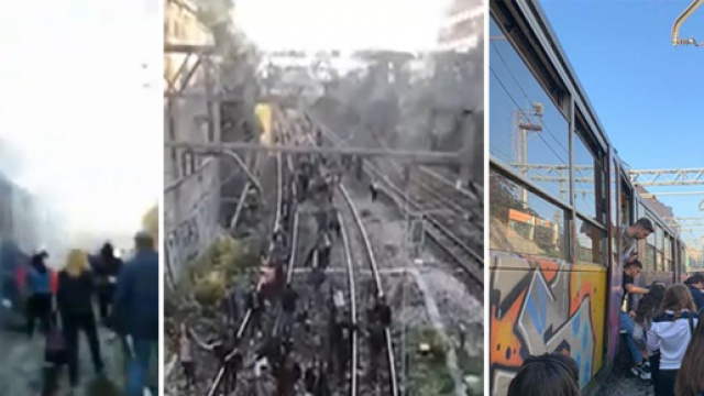 Immagini dei passeggeri della Circumvesuviana lasciati a piedi per un guasto sul treno Napoli-Baiano