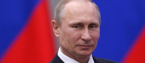 Il Presidente russo Putin espande la sua sfera di influenza nel conflitto in Siria grazie anche al ritiro americano