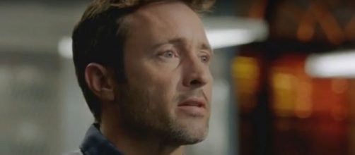 Steve McGarrett (Alex O'Loughlin) and his "Hawaii Five-O" team seek help from Aaron Wright on a kidnapping case. [Image source:SpoilerTV-YouTube]