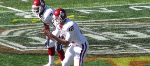 Landry Jones played for Oklahoma from 2009-12. [Image Source: Flickr | Enrique A. Sanabria]