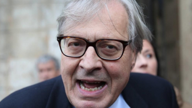 Vitorio Sgarbi scatenato contro Giuseppe Conte