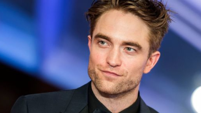 Robert Pattinson enfilera le costume noir pour l'été 2021