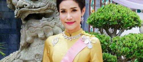 Thai king strips royal consort of her titles and military rank photo- (Image credit BBC/Youtube)