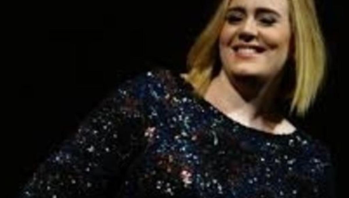 Adele S New Look At Drake S Birthday Bash Sets Social Media Ablaze