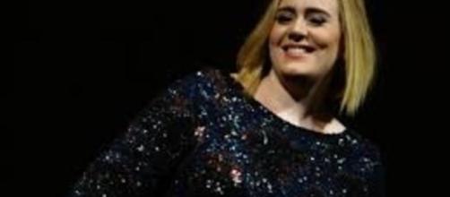 Adele stuns with new look at Drake's birthday bash ( Image Source: Wikimedia Commons)