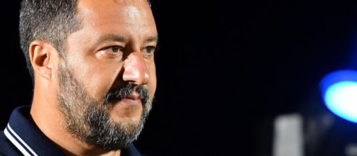 Matteo Salvini smentisce Elisa Isoardi: ‘Sul mio telefono solo cose di lavoro’.