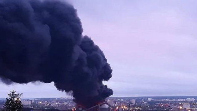 Panache de fumée suite à l'incendie de l'usine Lubrizol