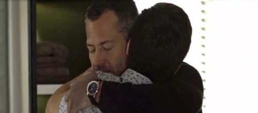 Agno e Leandro selarão beijo em 'A Dona do Pedaço'. (Reprodução/TV Globo)