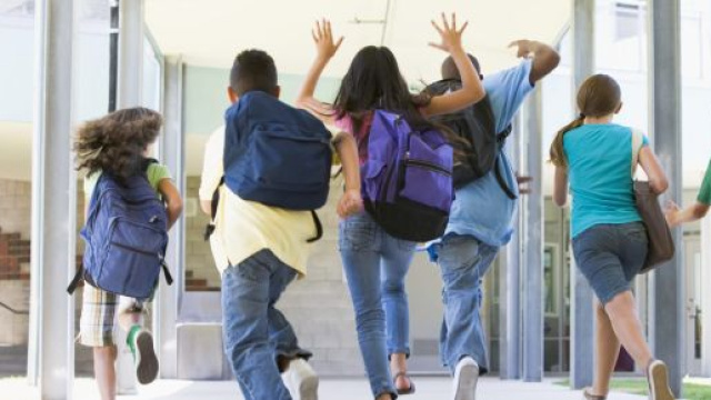 La Scozia del Premier Nicola Sturgeon presenta al Parlamento una normativa ad hoc che proibisce gli schiaffi ai figli