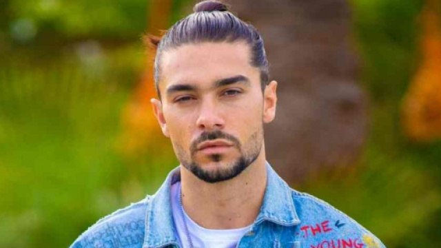 LPDLA7 : Julien Guirado va demander la main de Marine Lhimer lors de la cérémonie finale.