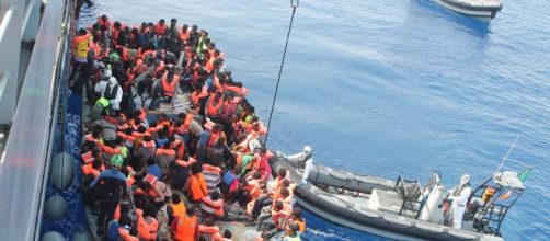 Imbarcazione con migranti messa in salvo