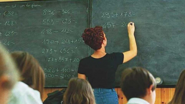 Concorso straordinario per 24mila assunzioni nella scuola: firmato il decreto da Sergio Mattarella