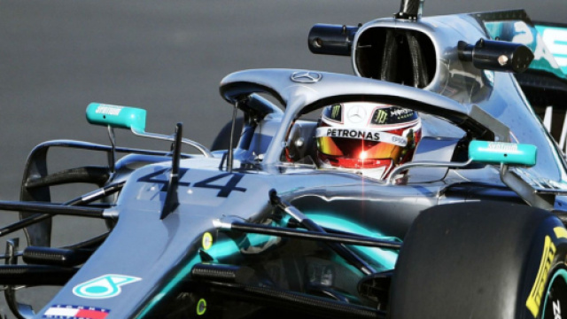 Lewis Hamilton in gara in Messico