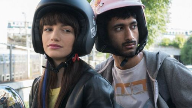 Bangla, Bangla: il film in tv su Rai 2 e in streaming online su Raiplay nella prima serata di martedì 8 ottobre - tuacitymag.com