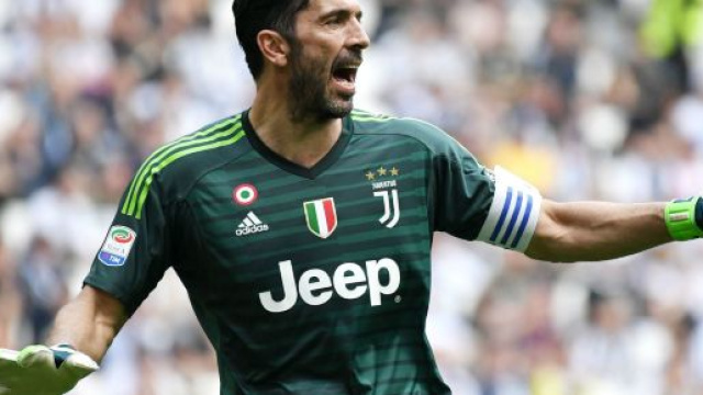 Buffon:'Non amo idolatria, rincoglionisce; Messi &egrave; Federer, Cristiano Ronaldo come Nadal'
