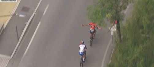 Vincenzo Nibali dopo l'errore di percorso alla Tre Valli Varesine.