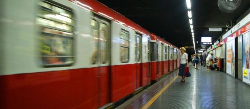 Milano, 31enne travolto e ucciso da un treno della metropolitana: forse gesto volontario