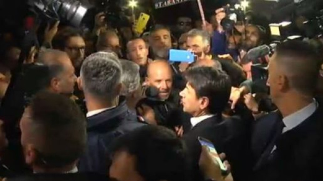 Non ci rappresenti", "Che fai?". Conte contestato a Taranto ... - ilgiornale.it
