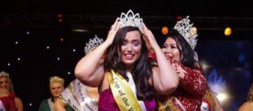 Ela é agora "Miss Top of World", vencendo outras 19 candidatas.(Reprodução/Instagram/@missninasousa).