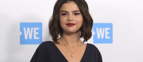 Report: Selena Gomez hospitalized for mental health treatment ... - cbsnews.com