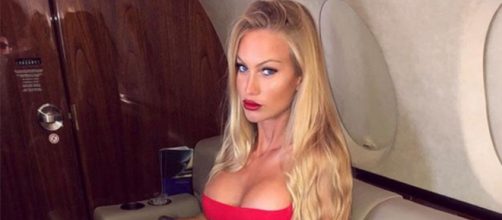 Taylor Mega si è collegata con lo studio di Live-Non è la D'Urso