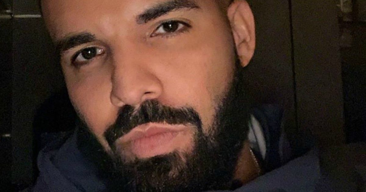 Drake booed away from music stage by unexcited crowd