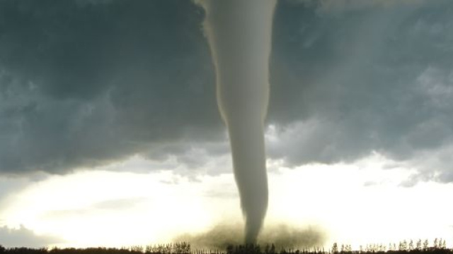 Meteo, fake news annuncia su Whatsapp tre tornado tra Bari e Lecce