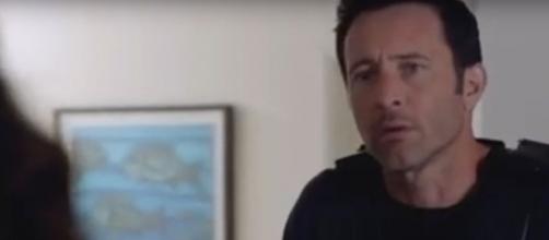 A slippery DEA agent tries to pull one over on McGarrett and 'Hawaii Five-O.' [Image source: SpoilerTV/YouTube]