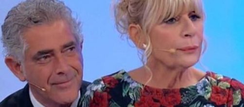 U&D, Juan Luis posa su Facebook con una signora che non è Gemma: 'Che male c'è?'.