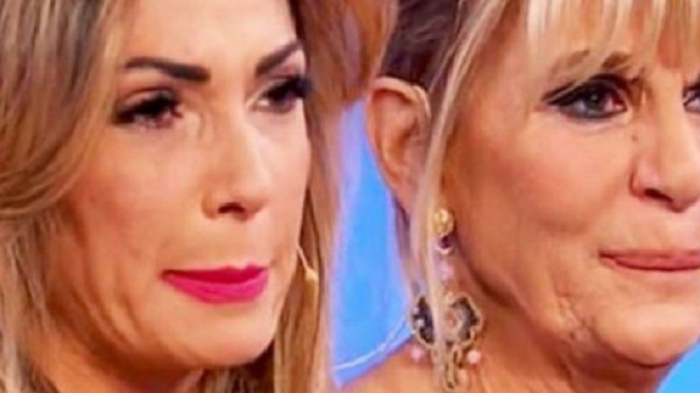 Anticipazioni Uomini e Donne, 19 novembre: Ida e Gemma in lacrime nel backstage.