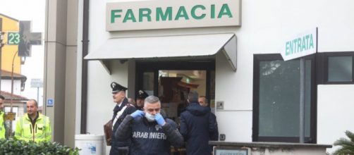 Firenze, neonata trovata morta in un borsone davanti ad una farmacia | repubblica.it