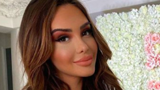 Nabilla n'a pas le droit de sortir son fils Milann en dehors de la maison car il n'est pas vacciné. Credit: Instagram/nabilla