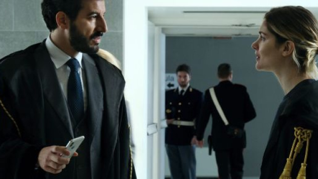 Vittoria Puccini è la PM Elena Guerra, la protagonista della serie Il processo