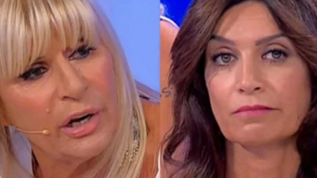 Uomini e Donne, Karina Cascella difende Gemma: 'Povera, Barbara De Santi è un str...'.