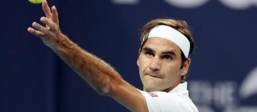 Federer, grande emozione per il videomessaggio di Maradona: 'Sarai sempre il più grande'