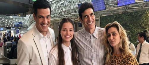 Mateus Solano, Agatha Moreira e Reynaldo Gianecchini também gravaram em aeroporto. (Reprodução/Instagram/@reynaldogianechinni)