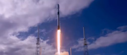 SpaceX Starlink satellite launch and deployment, Starship and Crew Dragon Updates. [Image source/Marcus House YouTube video]