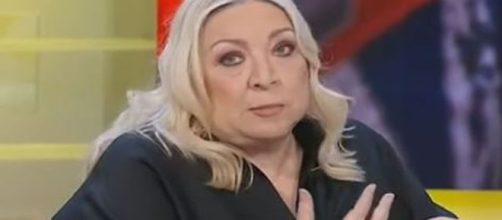 Maria Giovanna Maglie polemica per scultura nei confronti di Matteo Salvini.
