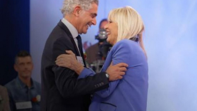 Spoiler U&D, 23 novembre: Gemma sorprende Juan Luis, Armando tra Veronica e Valentina.