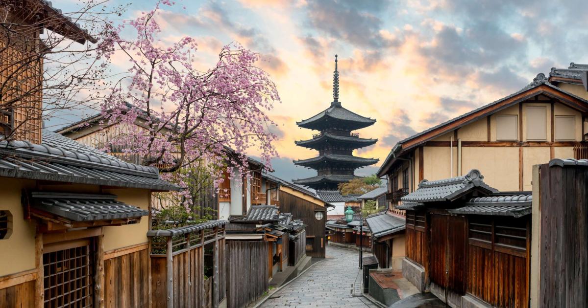  Kyoto  antica capitale giapponese il tempio Kinkaku ji  