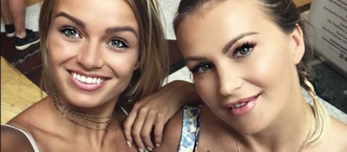 Live non è la d’Urso, Mercedesz Henger: 'Riccardo Schicchi non è il mio padre biologico'