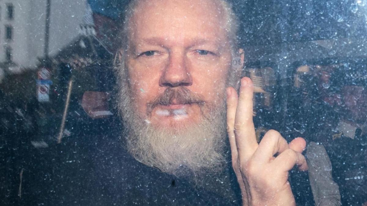 Wikileaks, l&#39;appello dei medici: &#39;Julian Assange in queste condizioni rischia la vita&#39;