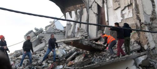Albania, terremoto di 6.5 gradi sulla scala Richter: sale il bilancio delle vittime a 13 morti