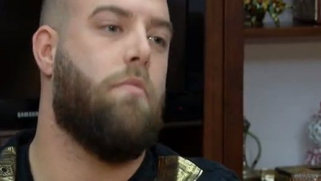 Non è L'Arena, il cantante neomelodico Anthony Ilardo considera la camorra una scelta di vita da rispettare.