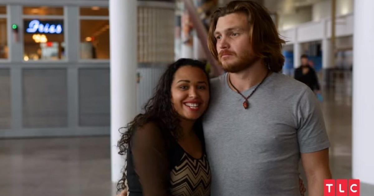'90 Day FiancÃ©' : Syngin unhappy with his unfinished shed 