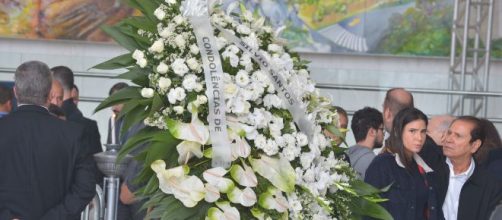 Ex-patrão de Gugu, Sílvio fez questão de mandar flores à família. (Arquivo Blasting News)