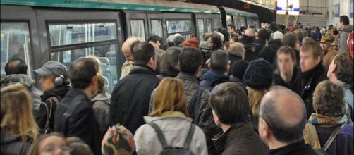Grève du 5 décembre : la SNCF et la RATP feront appel à leurs cadres de réserve. Credit: Flickr