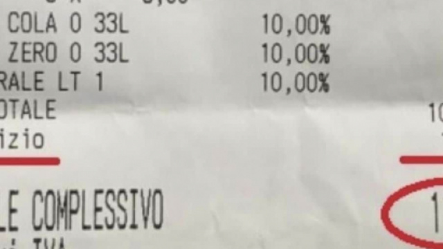 Stangata a Roma, scontrino al bar da 120 euro per quattro panini più bevande