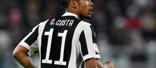 Douglas Costa, centrocampista offensivo della Juventus.